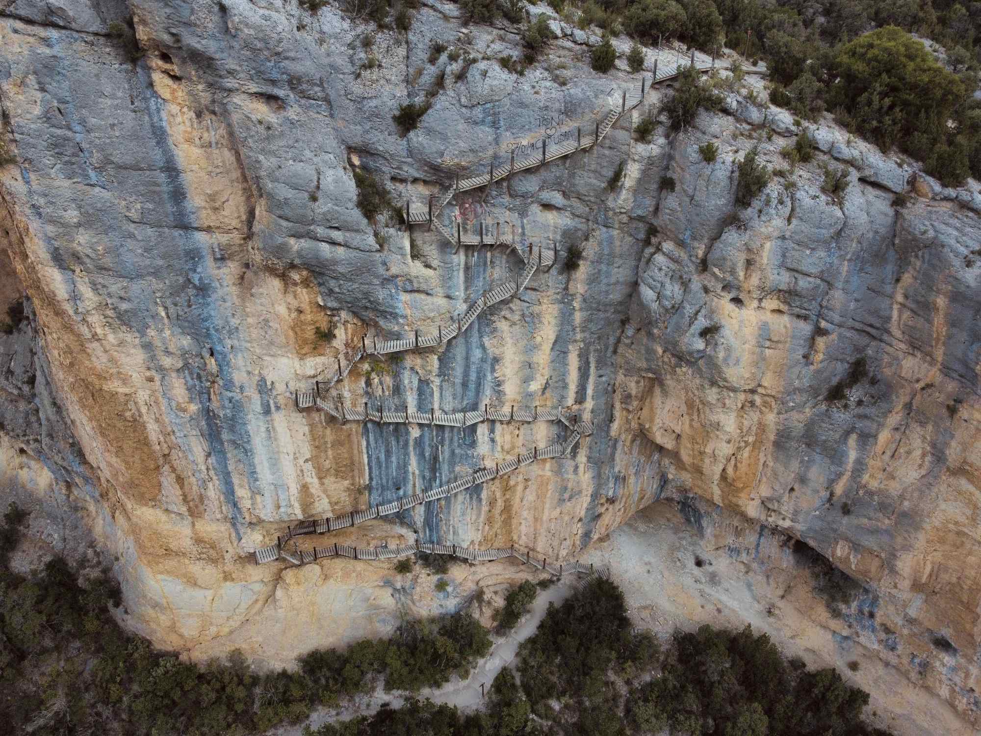 2 randonnées incontournables en Aragon : les Passerelles de Montfalco